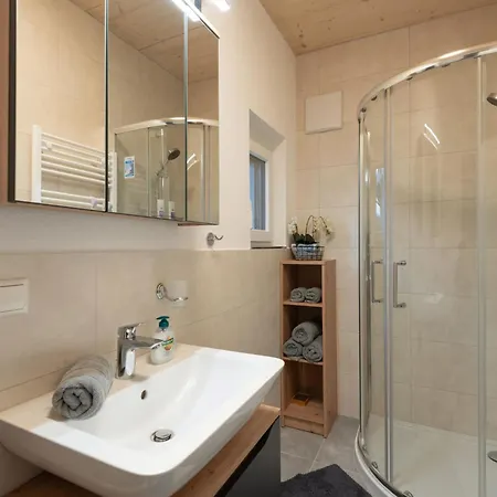 Almblick Apartament *